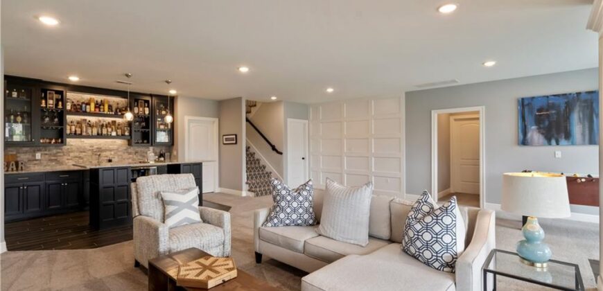 8905 N Donnelly Avenue, Kansas City, MO 64157