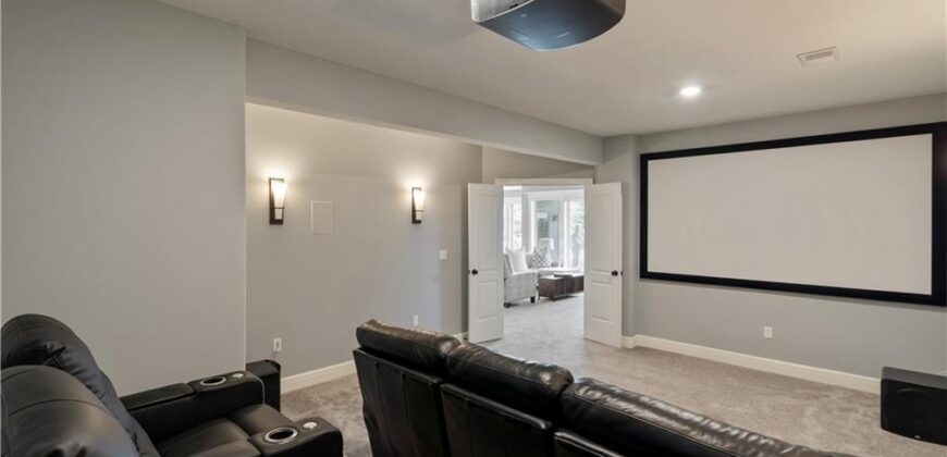 8905 N Donnelly Avenue, Kansas City, MO 64157