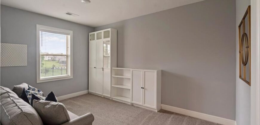 8905 N Donnelly Avenue, Kansas City, MO 64157