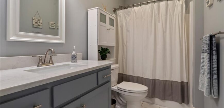 8905 N Donnelly Avenue, Kansas City, MO 64157