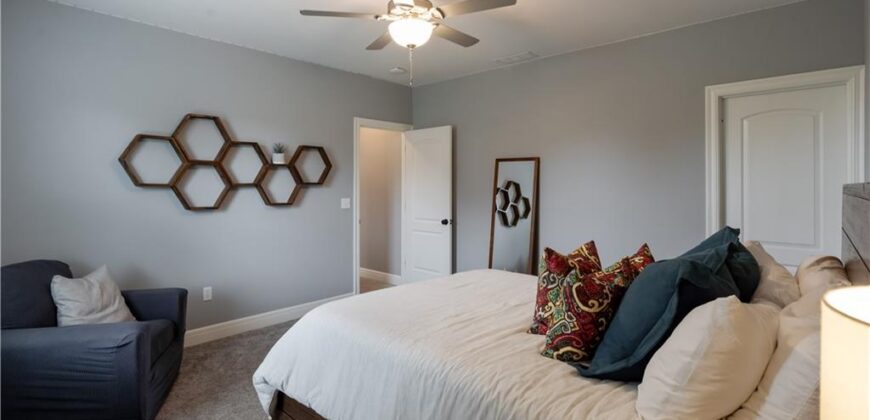 8905 N Donnelly Avenue, Kansas City, MO 64157
