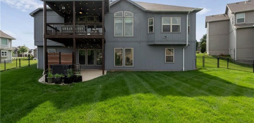 8905 N Donnelly Avenue, Kansas City, MO 64157