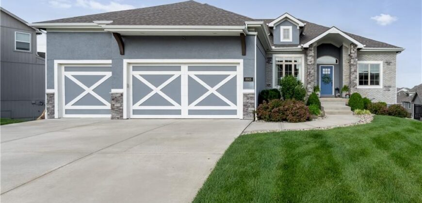 8905 N Donnelly Avenue, Kansas City, MO 64157
