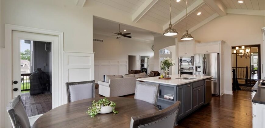 8905 N Donnelly Avenue, Kansas City, MO 64157