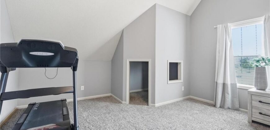 10365 N Skiles Court, Kansas City, MO 64157
