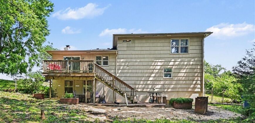 13 NW Englewood Court, Kansas City, MO 64118