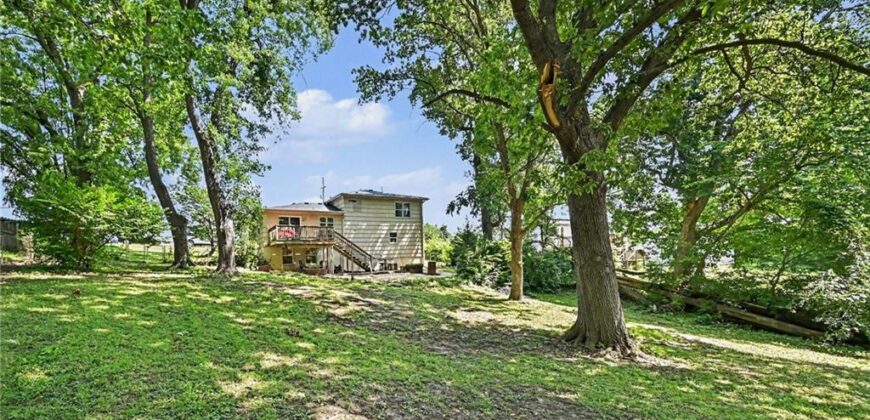 13 NW Englewood Court, Kansas City, MO 64118