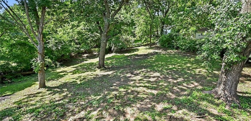 13 NW Englewood Court, Kansas City, MO 64118