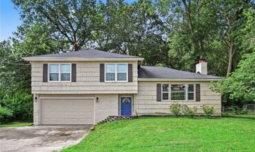 13 NW Englewood Court, Kansas City, MO 64118