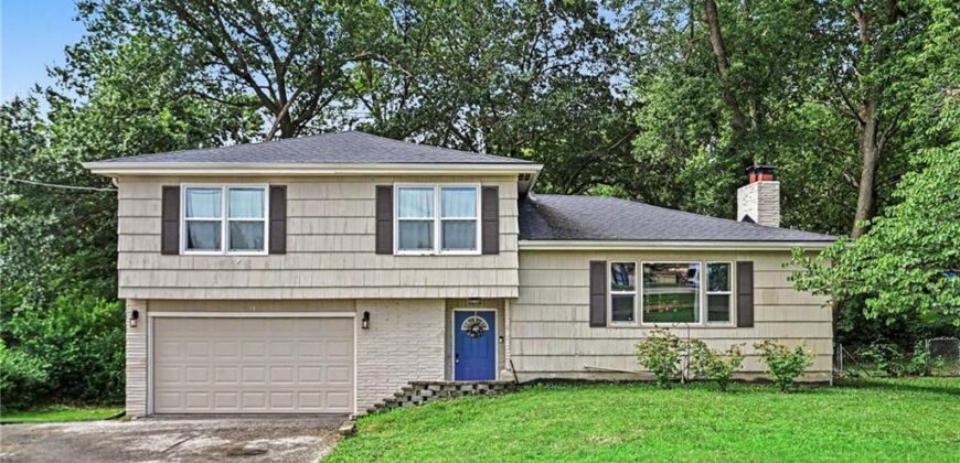 13 NW Englewood Court, Kansas City, MO 64118