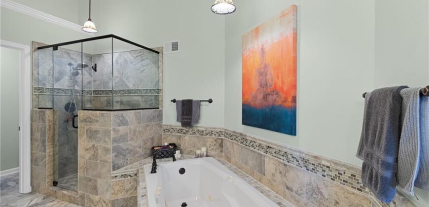 5901 NW Liston Court, Kansas City, MO 64151