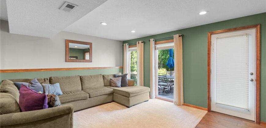 5901 NW Liston Court, Kansas City, MO 64151