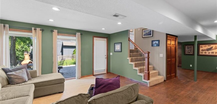 5901 NW Liston Court, Kansas City, MO 64151