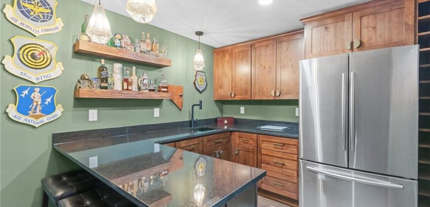 5901 NW Liston Court, Kansas City, MO 64151