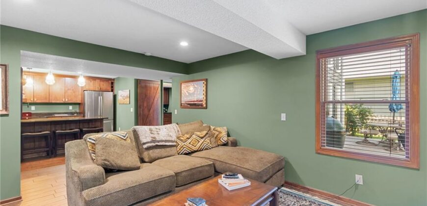 5901 NW Liston Court, Kansas City, MO 64151
