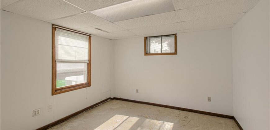 6313 N Michigan Avenue, Gladstone, MO 64118