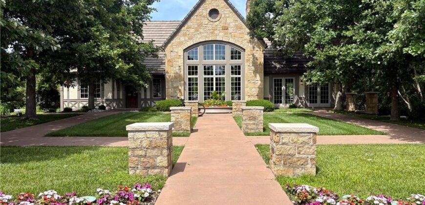 8430 N Donnelly Court, Kansas City, MO 64157