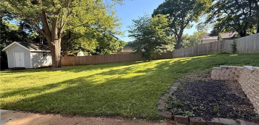 6215 NW 65th Street, Kansas City, MO 64151