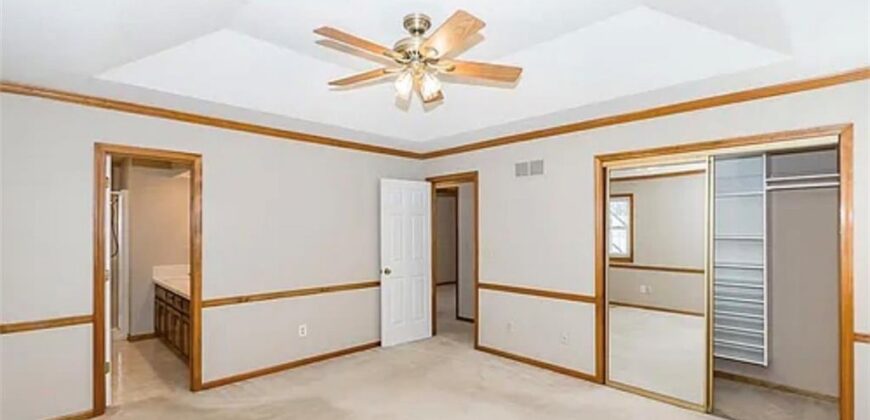 6215 NW 65th Street, Kansas City, MO 64151