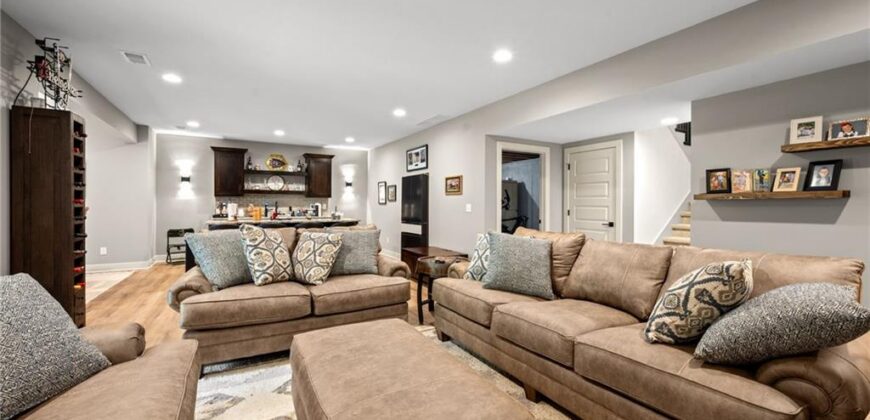 4913 NW 70th Terrace, Kansas City, MO 64151