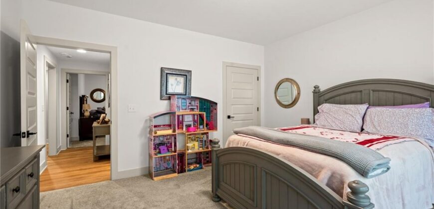 4913 NW 70th Terrace, Kansas City, MO 64151