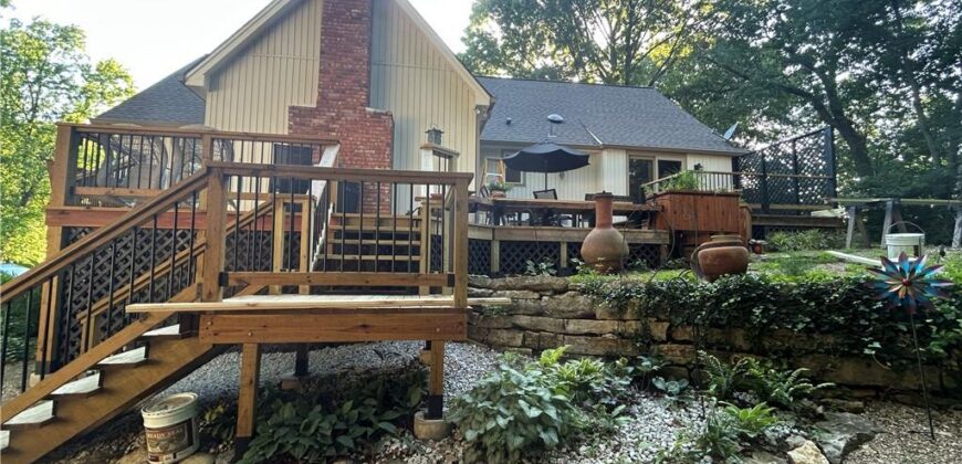 1144 Camelot Drive, Liberty, MO 64068