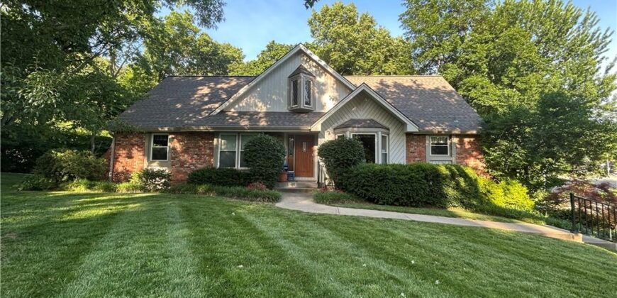 1144 Camelot Drive, Liberty, MO 64068