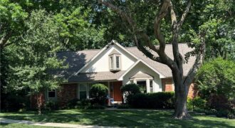 1144 Camelot Drive, Liberty, MO 64068