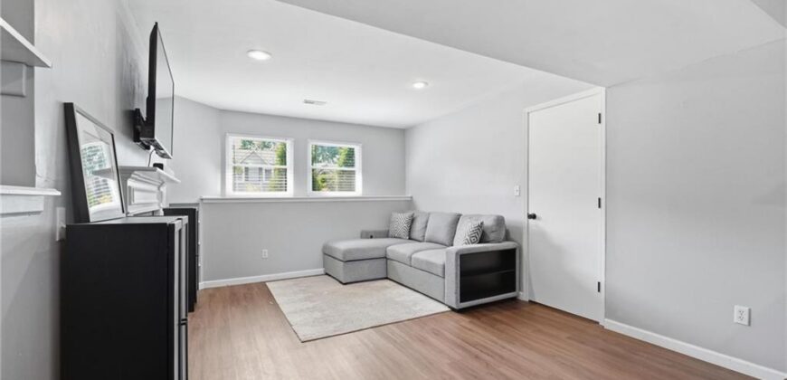 11215 N Marsh Avenue, Kansas City, MO 64157