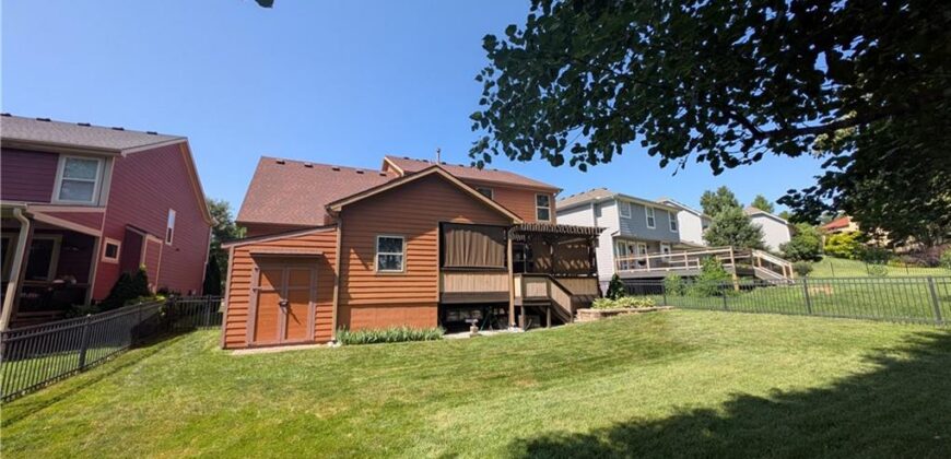 321 Creekwood Drive, Liberty, MO 64068
