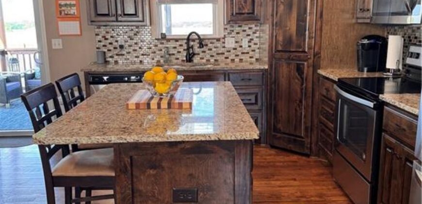 1212 Viola Street, Smithville, MO 64089