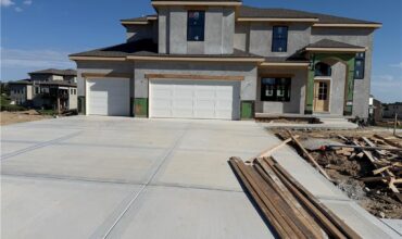 8211 NW 90TH Terrace, Kansas City, MO 64153