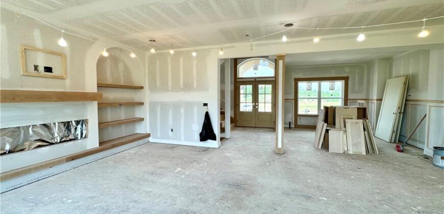 8211 NW 90TH Terrace, Kansas City, MO 64153