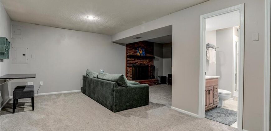 7021 NW Wheaton Avenue, Kansas City, MO 64152