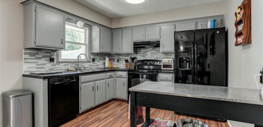 7021 NW Wheaton Avenue, Kansas City, MO 64152