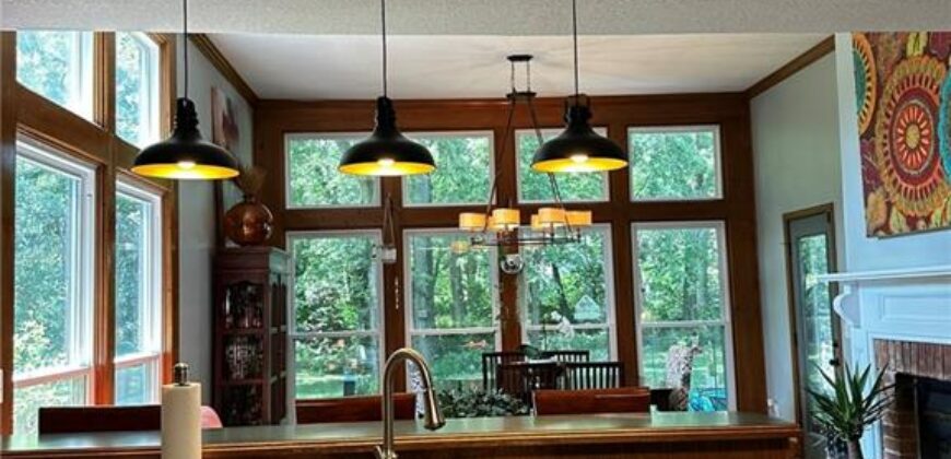 606 Harborview Drive, Smithville, MO 64089