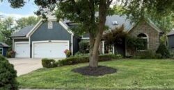 606 Harborview Drive, Smithville, MO 64089