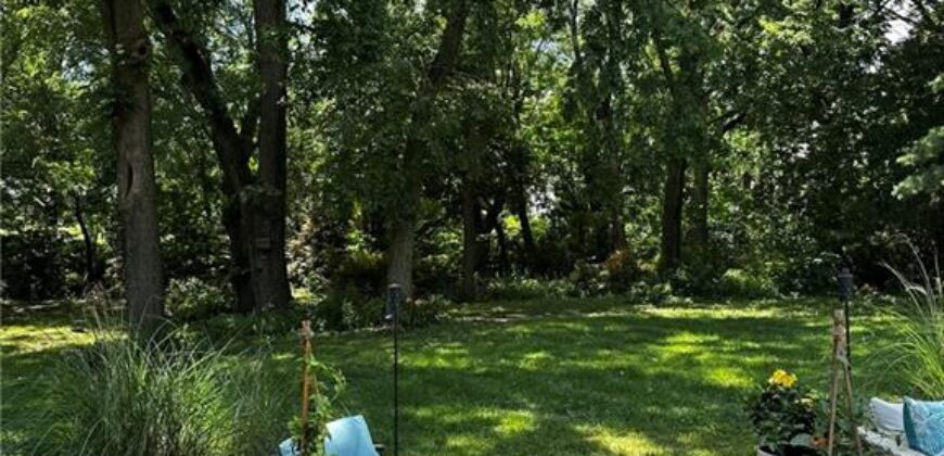 606 Harborview Drive, Smithville, MO 64089