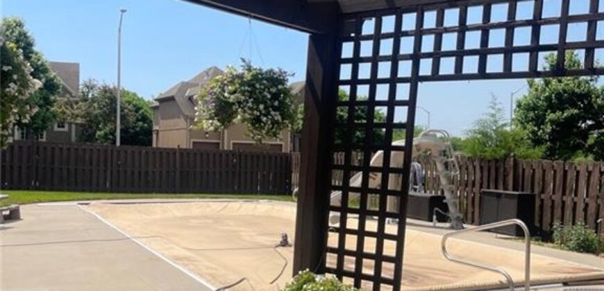 10816 NW Mattox Court, Kansas City, MO 64154