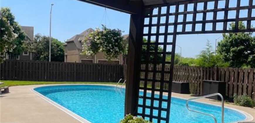 10816 NW Mattox Court, Kansas City, MO 64154
