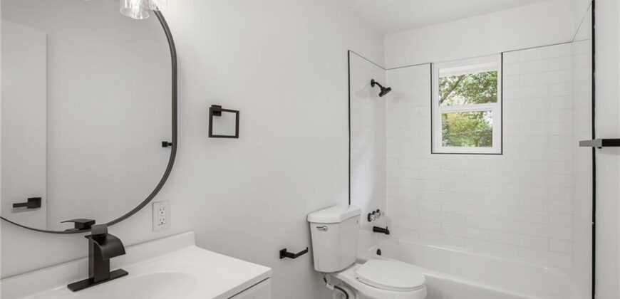 1530 NW 67TH Street, Kansas City, MO 64118