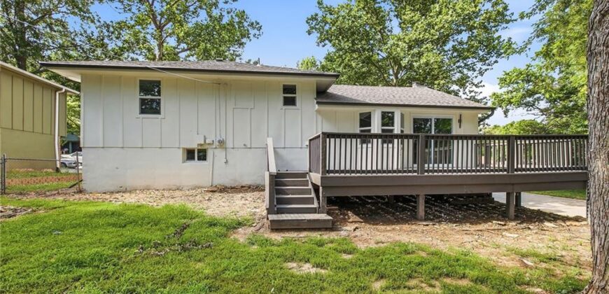 1530 NW 67TH Street, Kansas City, MO 64118