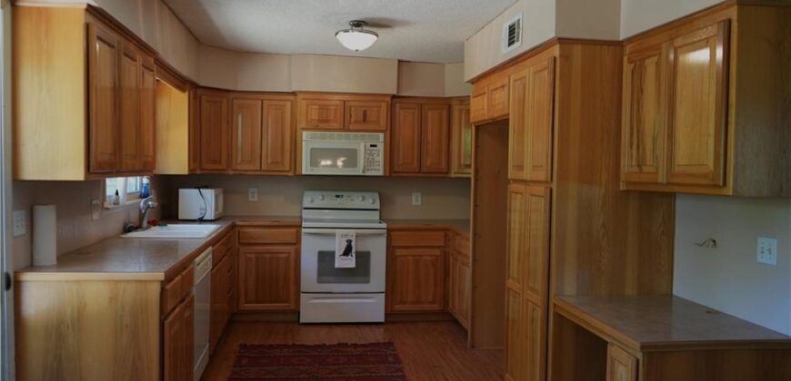 14701 Tillman Road, Smithville, MO 64089