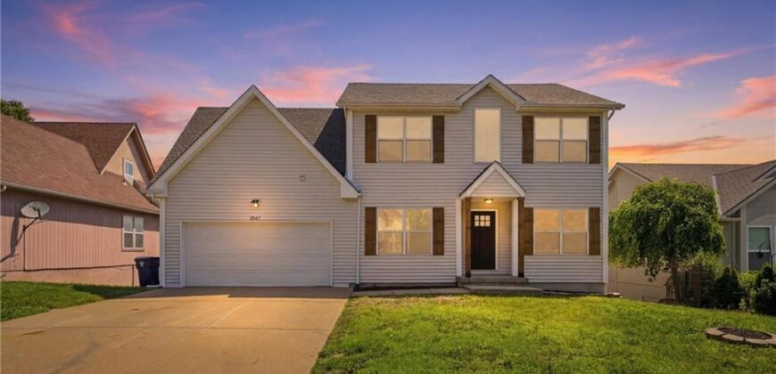 8547 N Robinhood Avenue, Kansas City, MO 64154