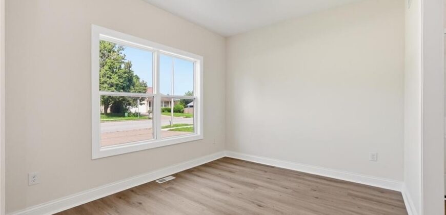 8547 N Robinhood Avenue, Kansas City, MO 64154