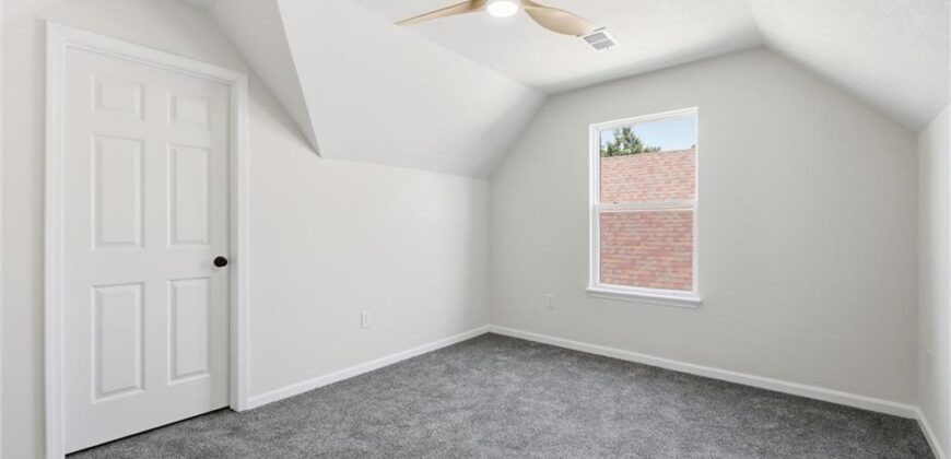 8547 N Robinhood Avenue, Kansas City, MO 64154