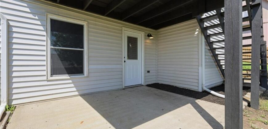 8547 N Robinhood Avenue, Kansas City, MO 64154