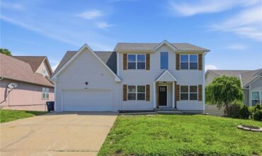 8547 N Robinhood Avenue, Kansas City, MO 64154