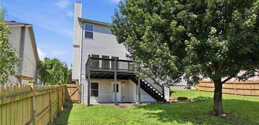 8547 N Robinhood Avenue, Kansas City, MO 64154