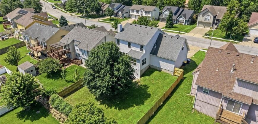 8547 N Robinhood Avenue, Kansas City, MO 64154
